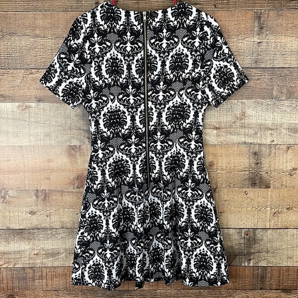 JOA Los Angeles black white damask print short sleeve dress Size Small - Picture 6 of 10